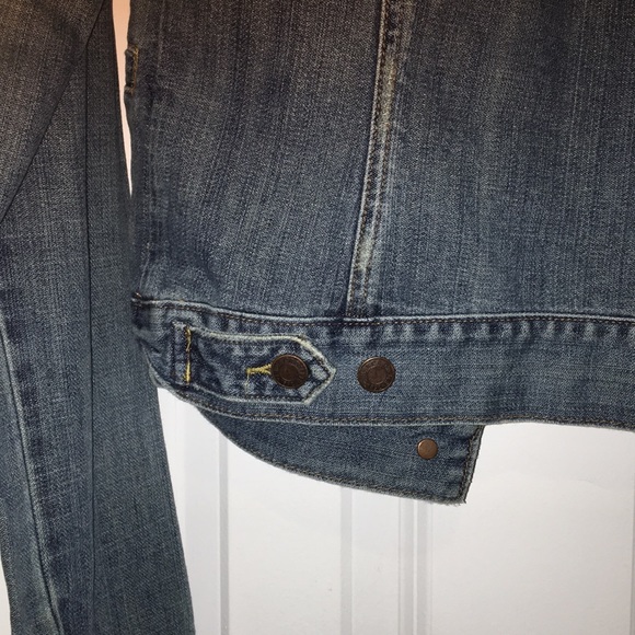 NO LONGER AVAILABLE cute Abercrombie short jeans jacket size s - Picture 6 of 6